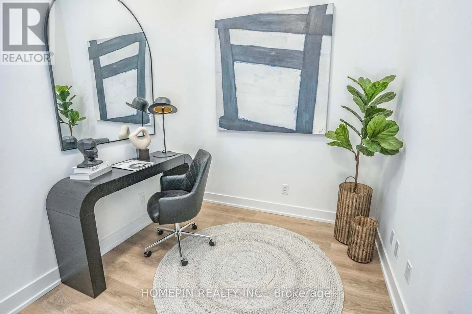 611 - 25 ADRA GRADO WAY