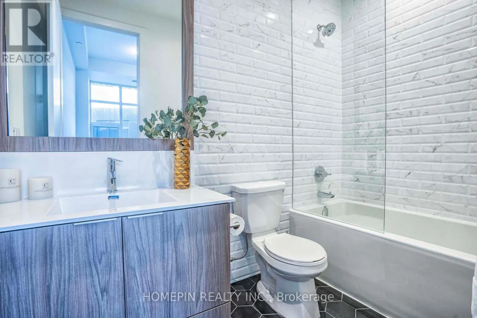 611 - 25 ADRA GRADO WAY