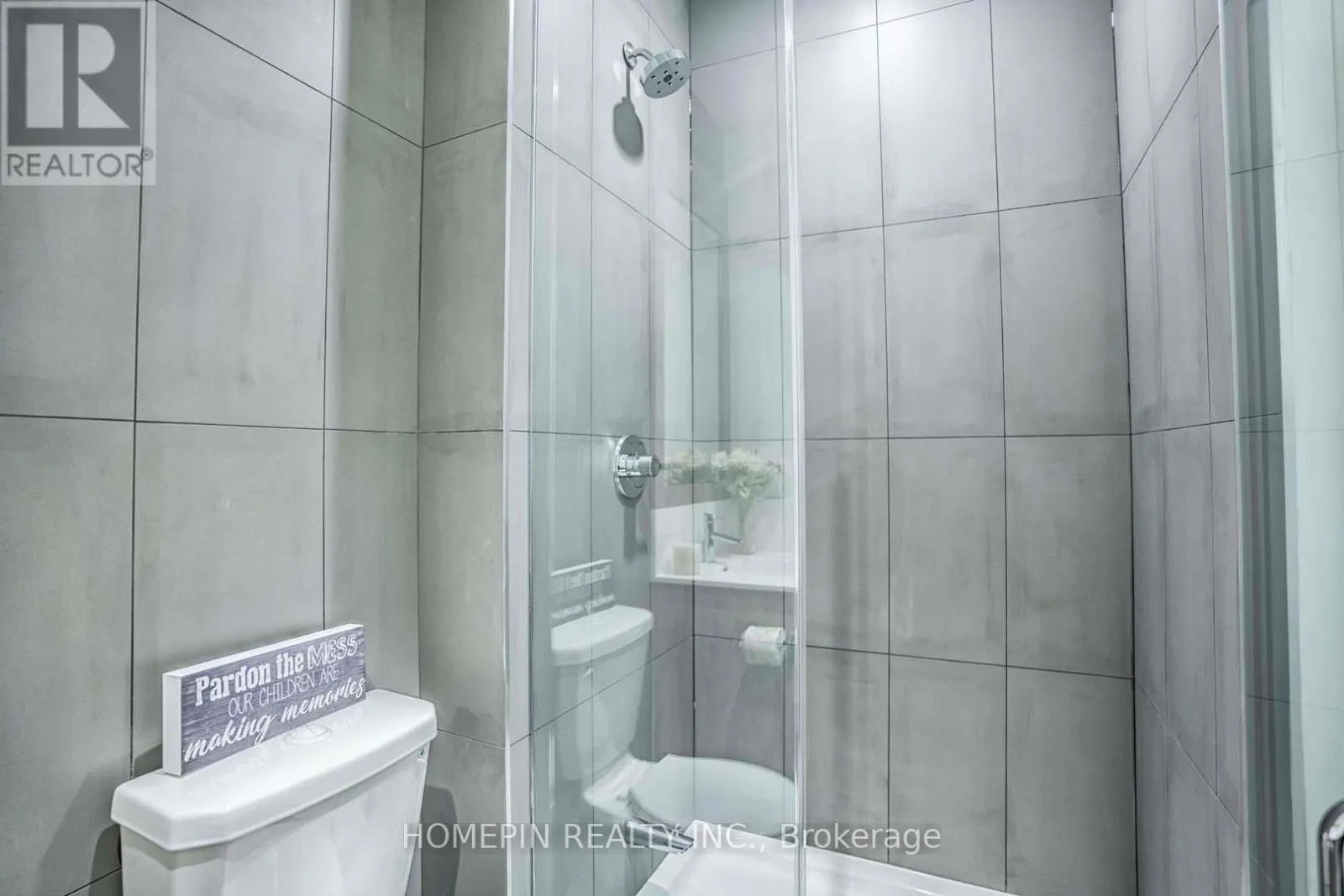 611 - 25 ADRA GRADO WAY