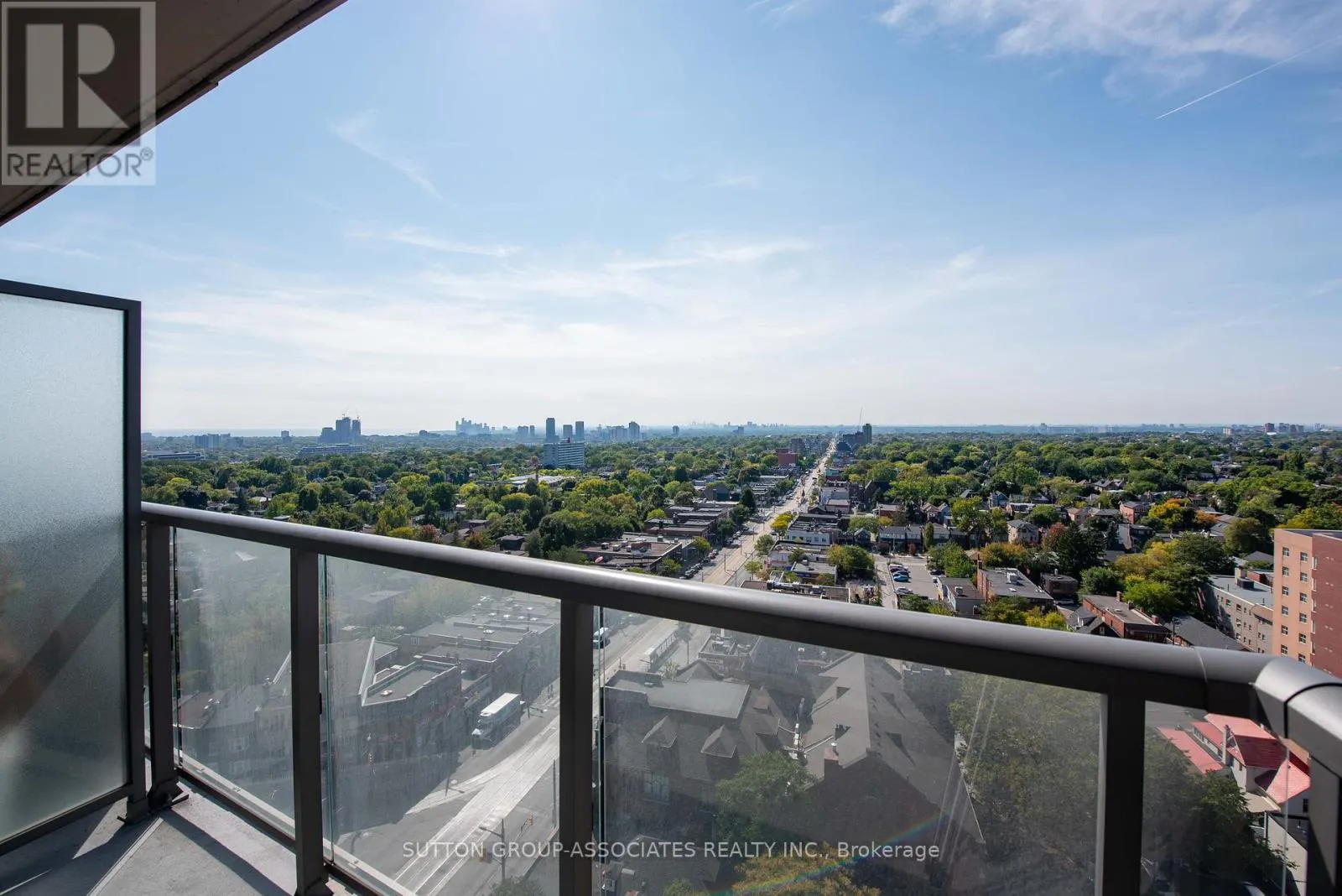 1502 - 530 ST. CLAIR AVENUE W