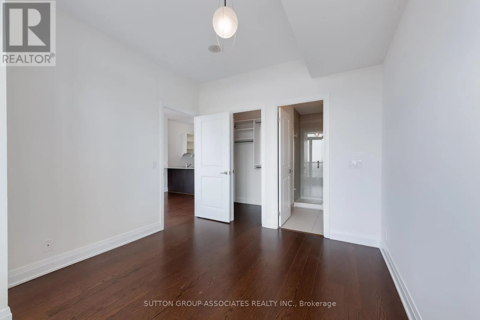 1502 - 530 ST. CLAIR AVENUE W