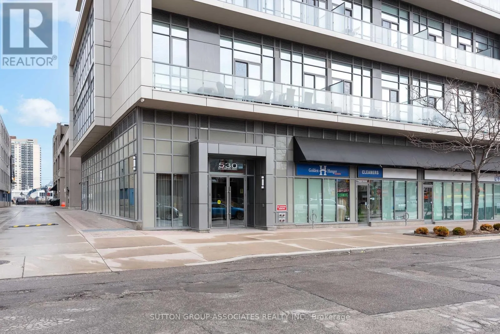 1502 - 530 ST. CLAIR AVENUE W