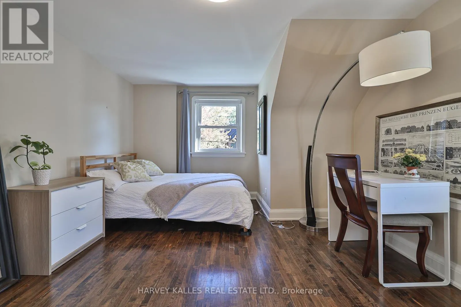 72 CRAIGMORE CRESCENT