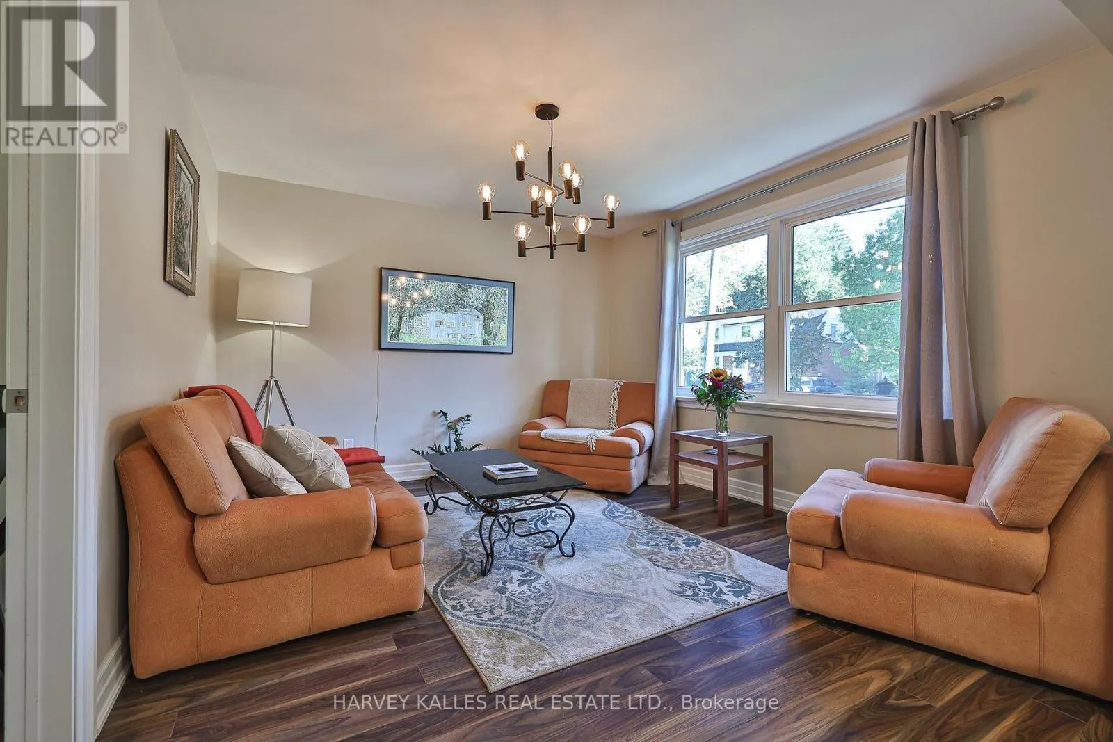 72 CRAIGMORE CRESCENT