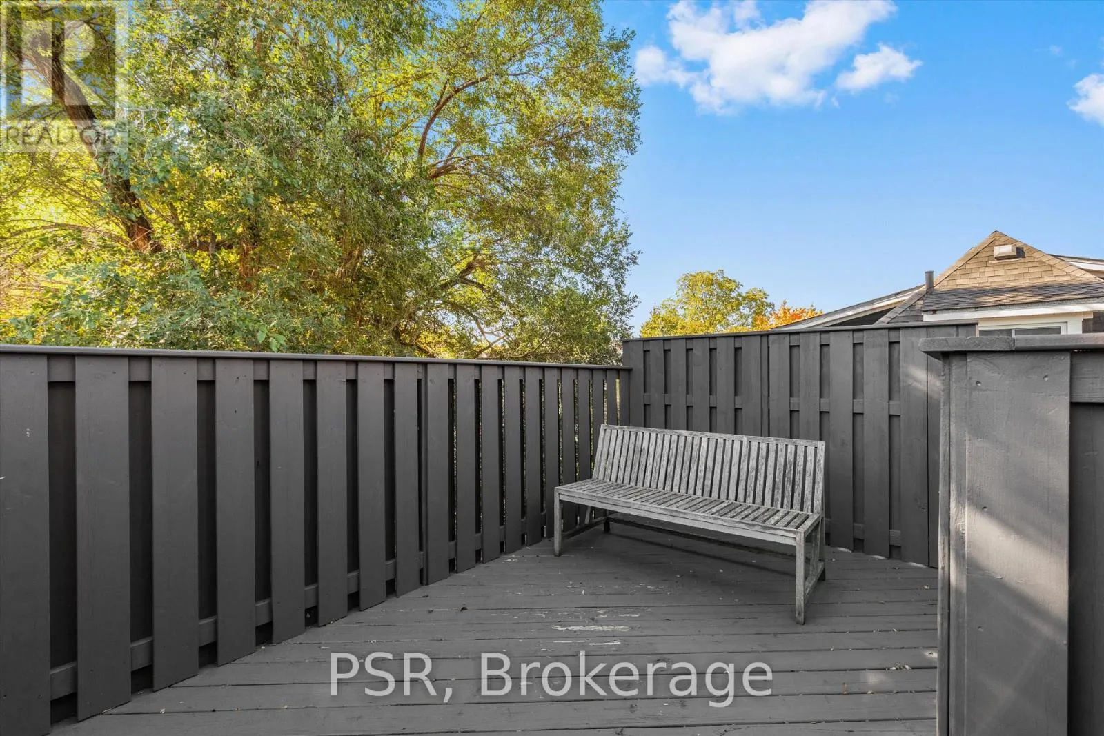 15 STRATHALLAN BOULEVARD