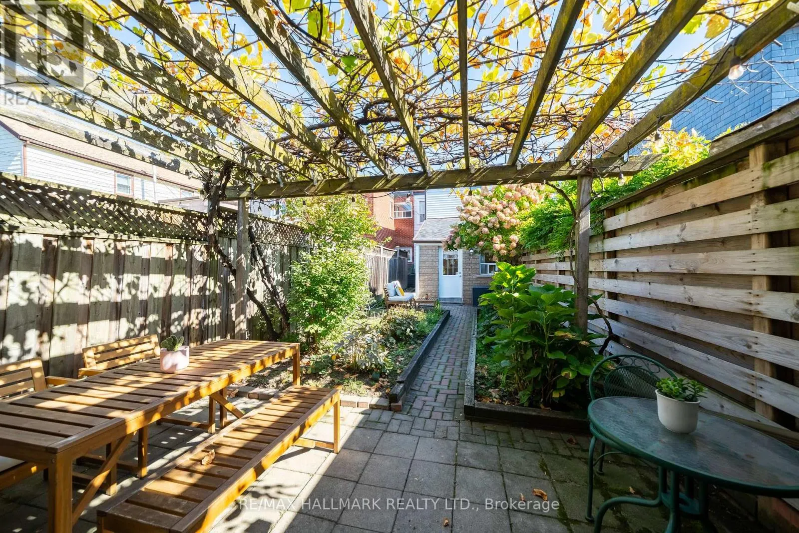 38 BROOKFIELD STREET
