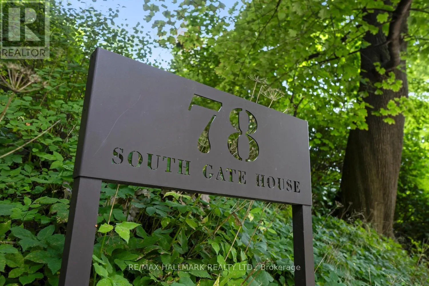 78 WYCHWOOD PARK