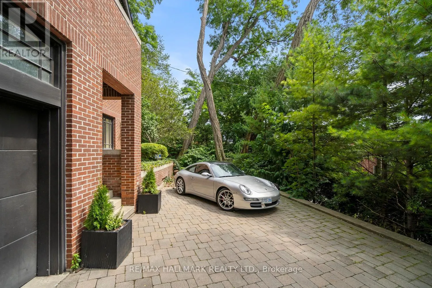 78 WYCHWOOD PARK