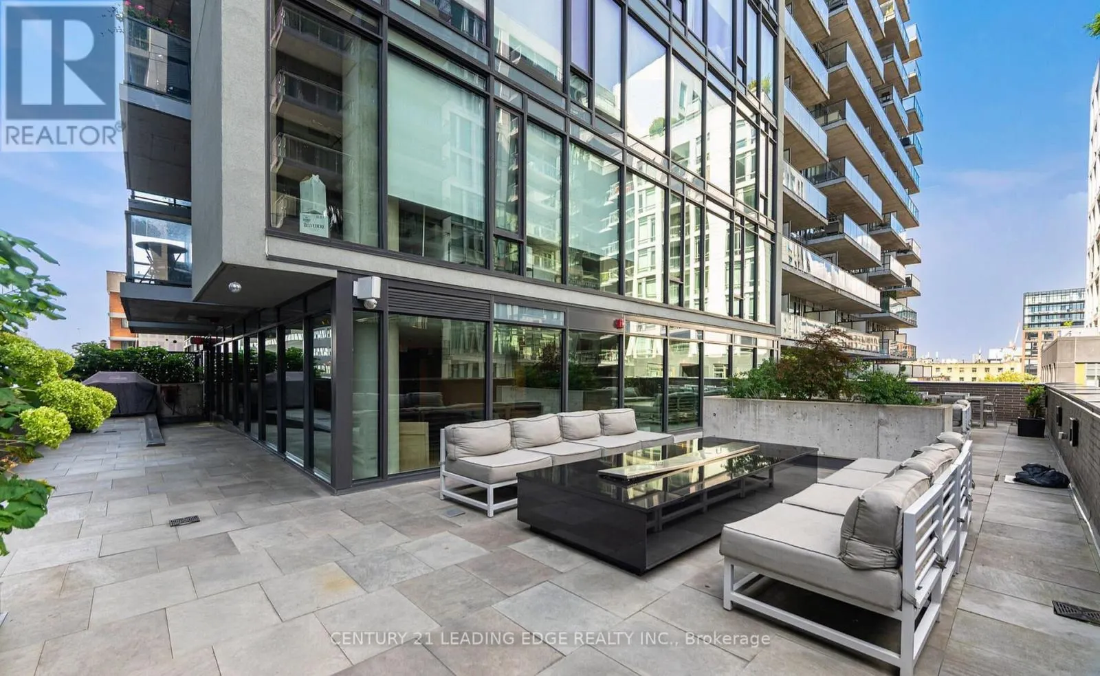 409 - 111 BATHURST STREET