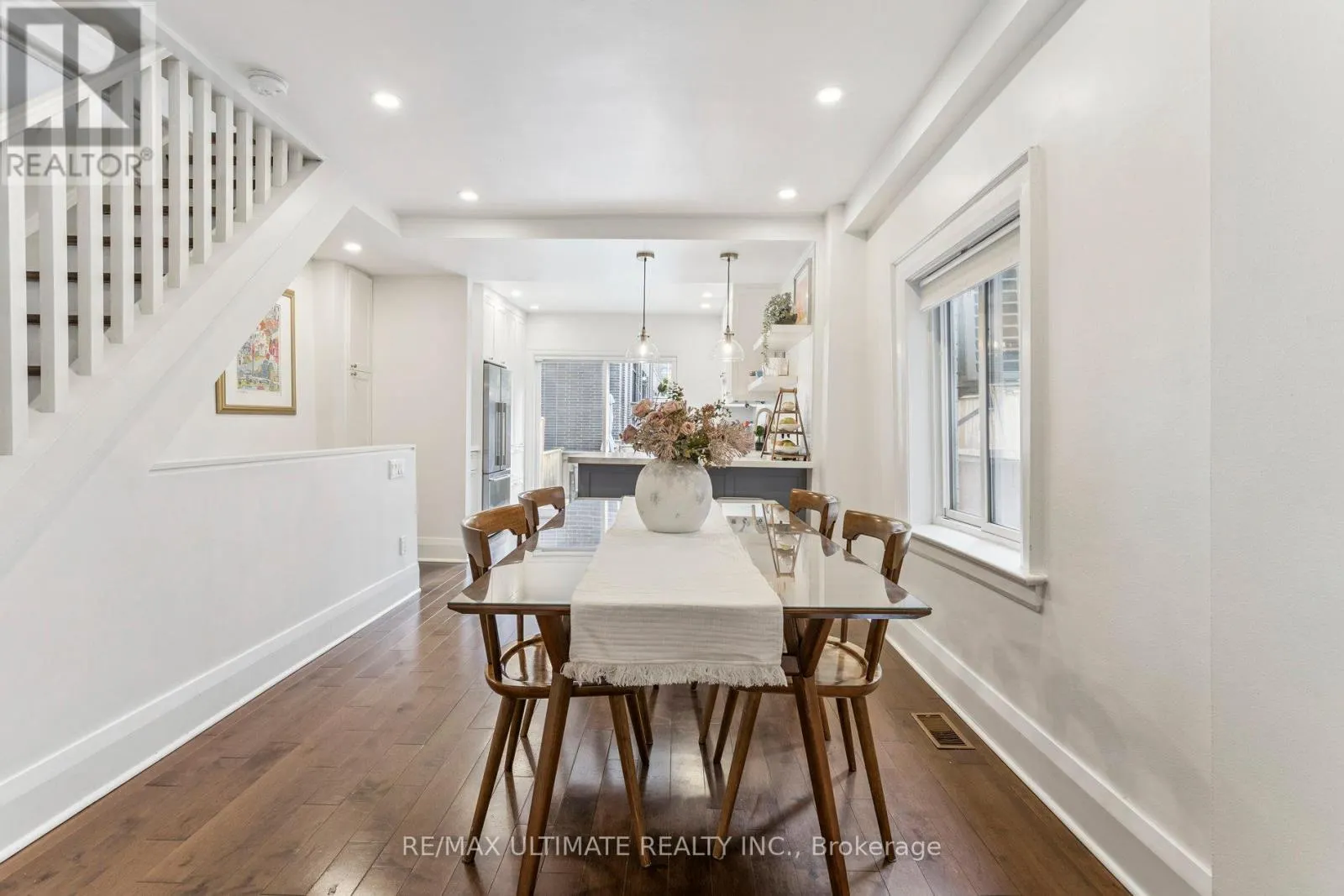 221 ERSKINE AVENUE