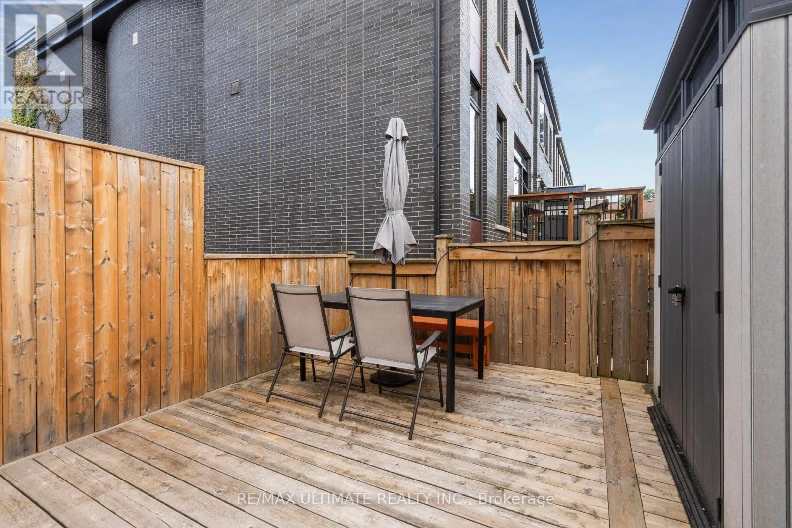 221 ERSKINE AVENUE