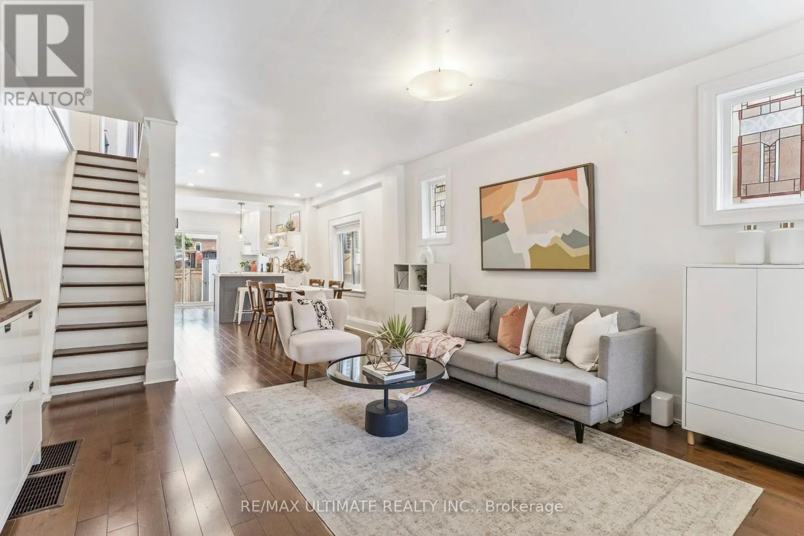 221 ERSKINE AVENUE