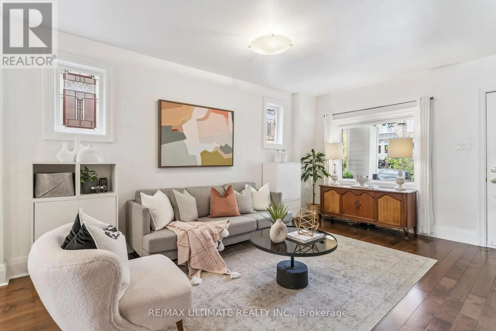 221 ERSKINE AVENUE