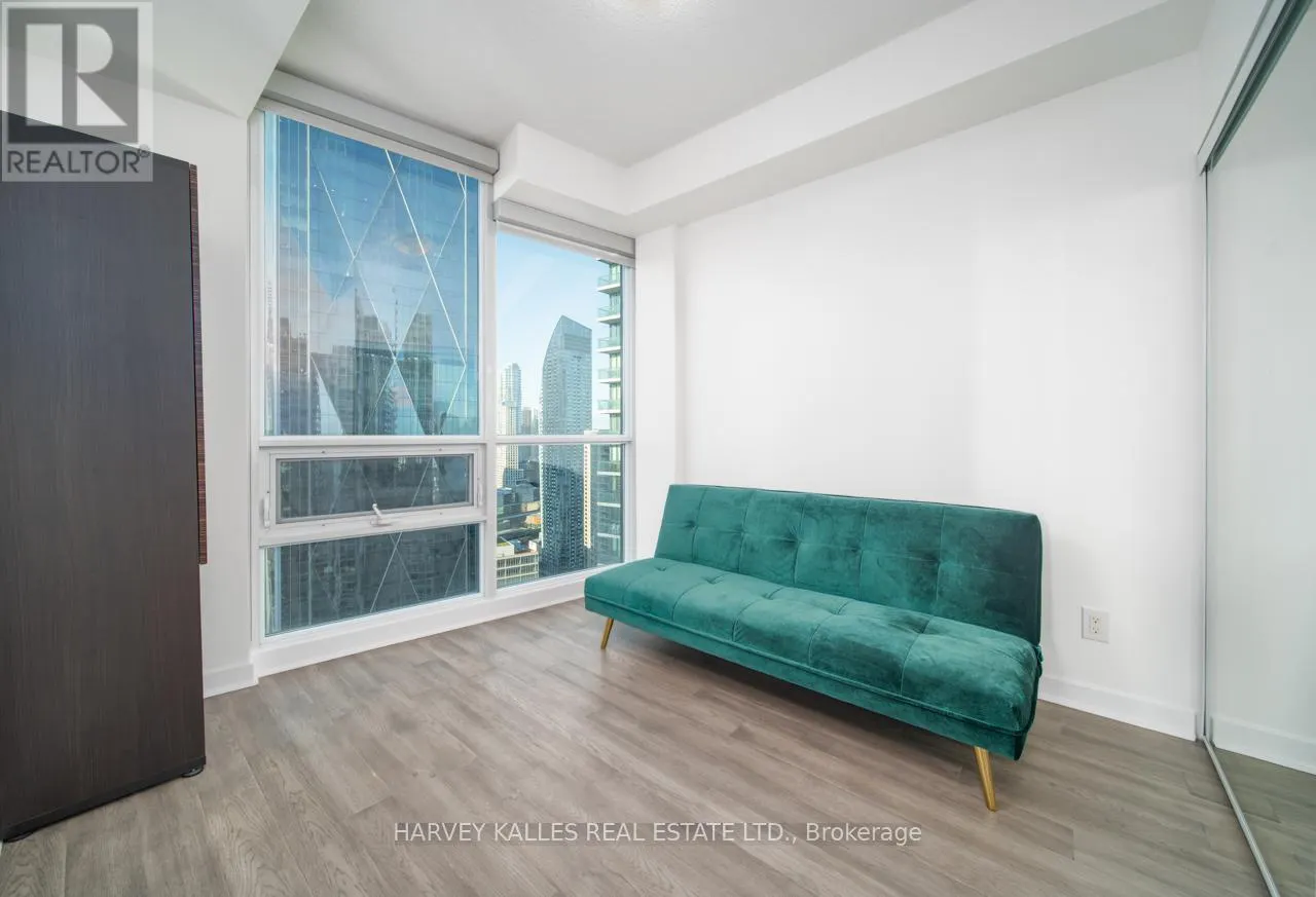 4003 - 33 BAY STREET