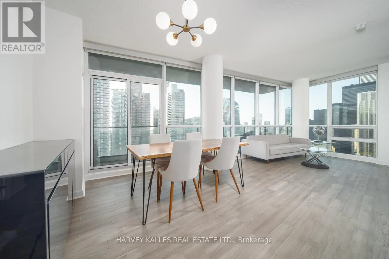 4003 - 33 BAY STREET