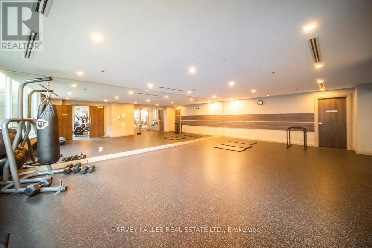 4003 - 33 BAY STREET