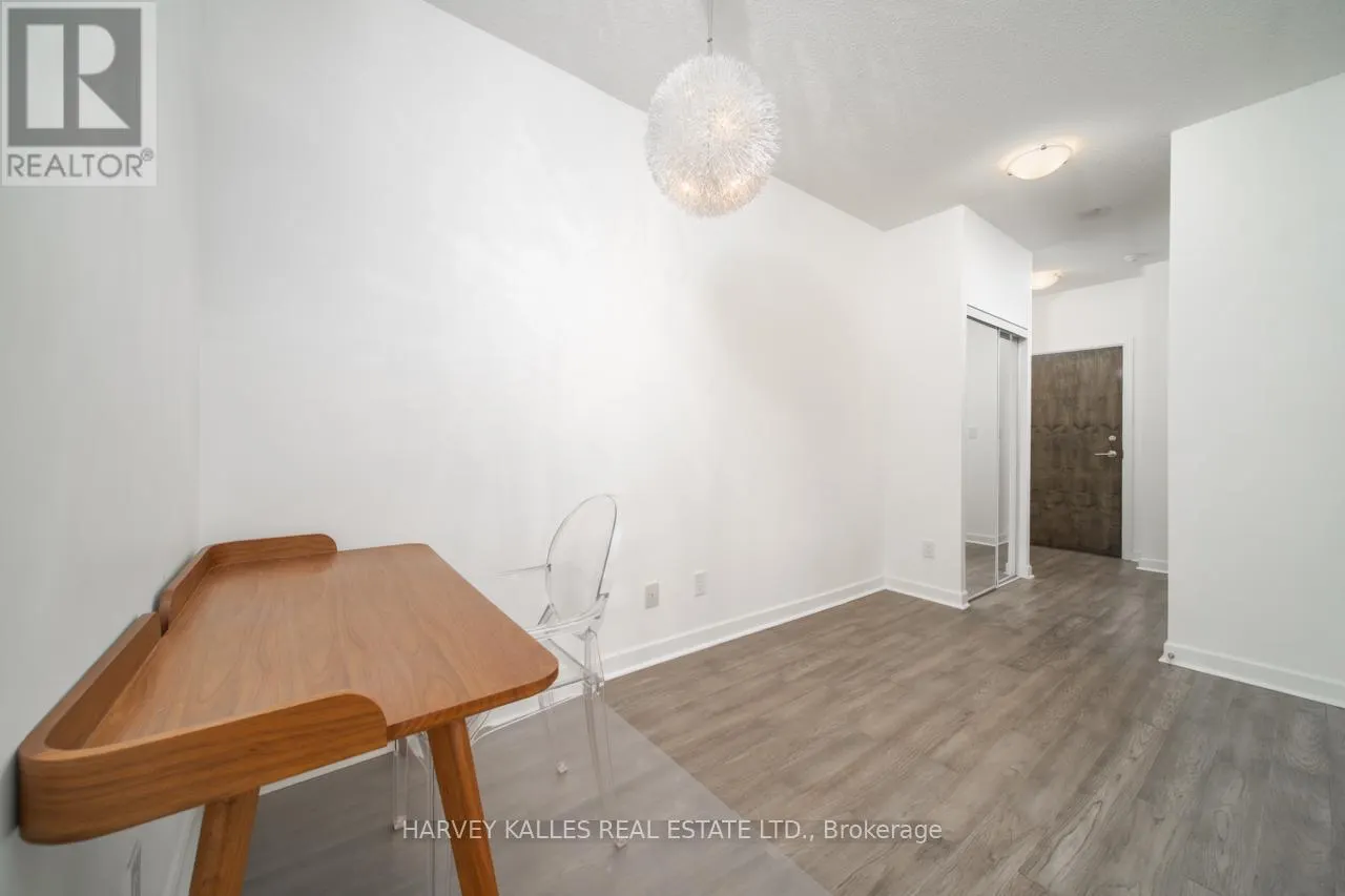 4003 - 33 BAY STREET