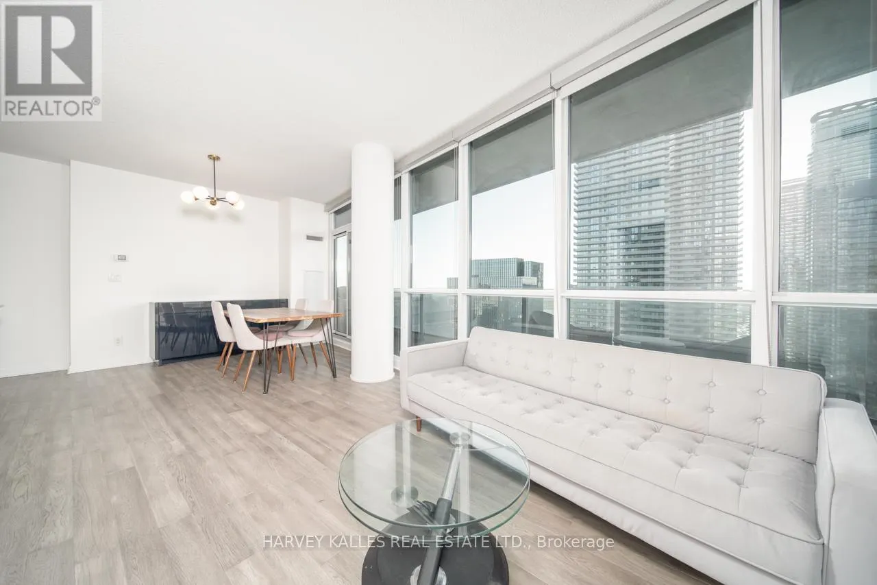 4003 - 33 BAY STREET