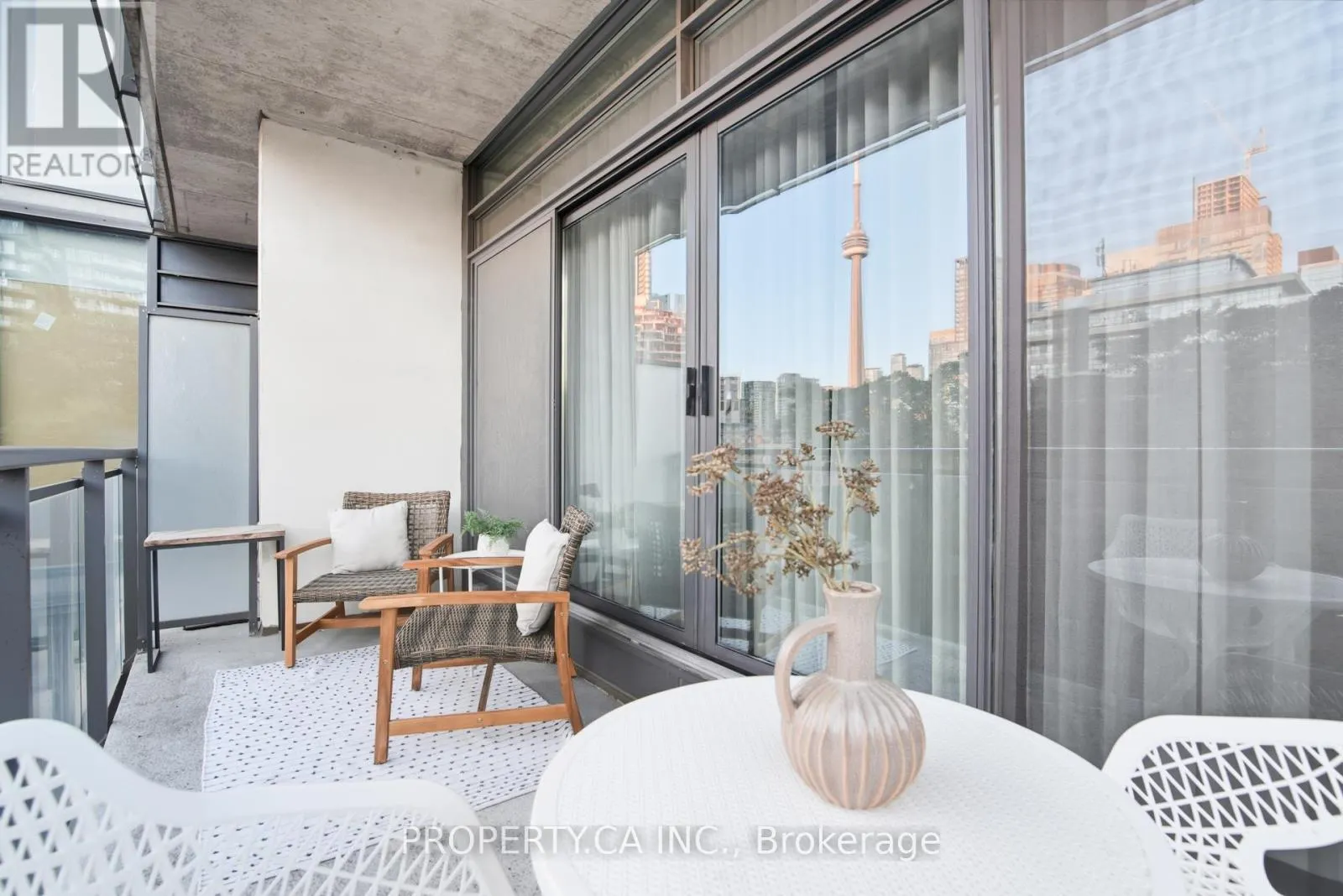 403 - 10 MORRISON STREET
