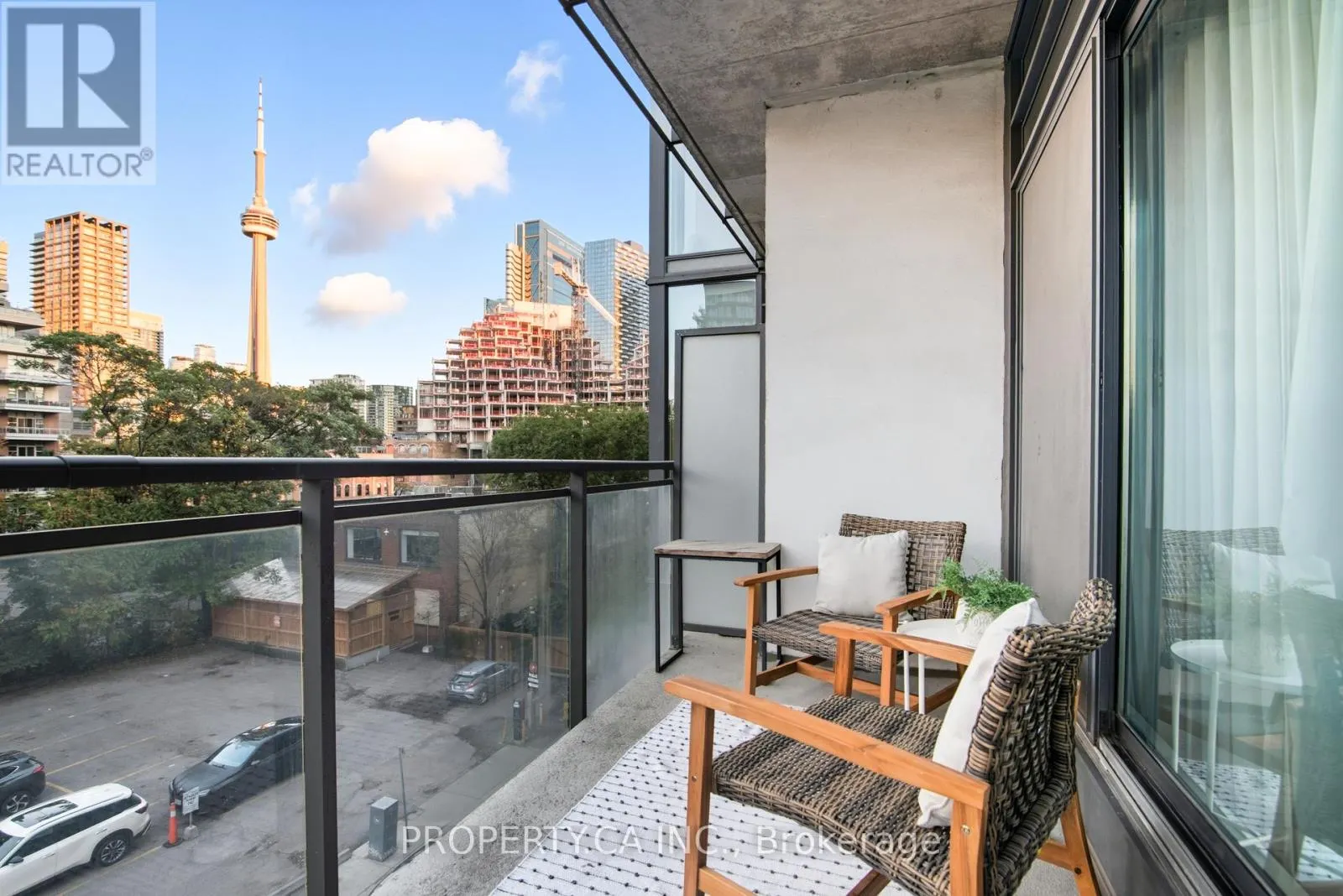 403 - 10 MORRISON STREET