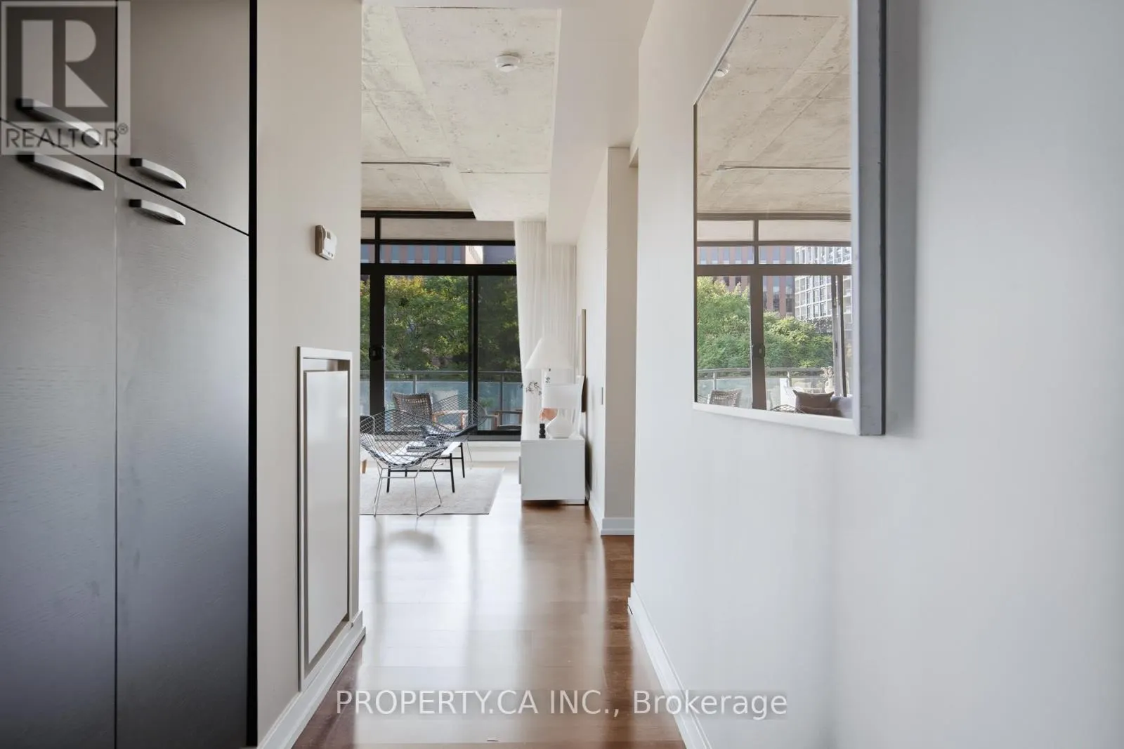 403 - 10 MORRISON STREET