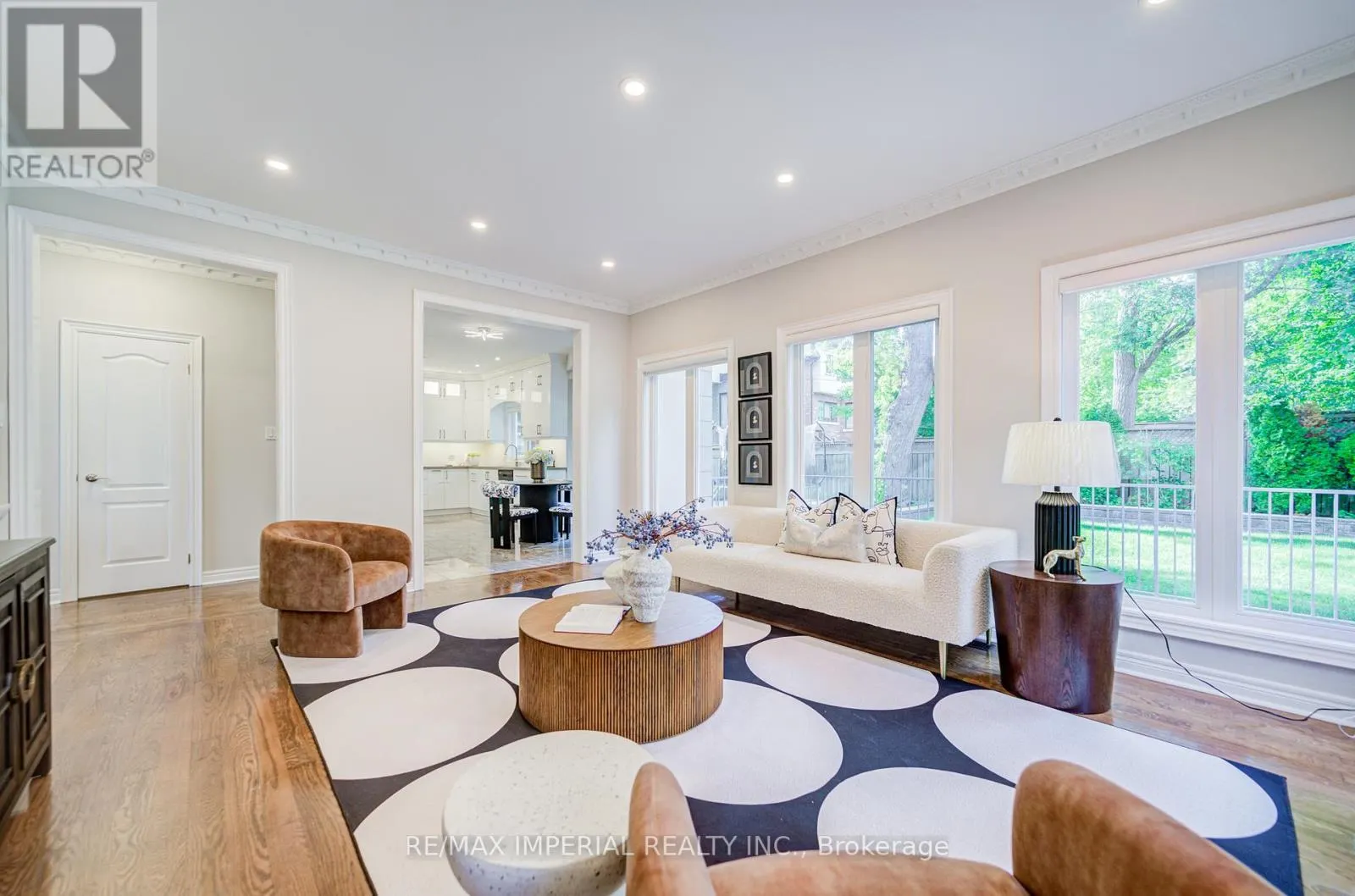 206 HOLLYWOOD AVENUE