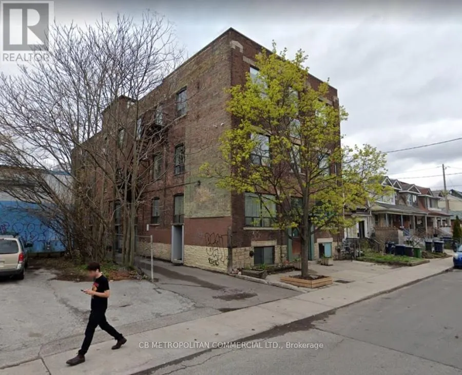 2 - 146 BROCK AVENUE