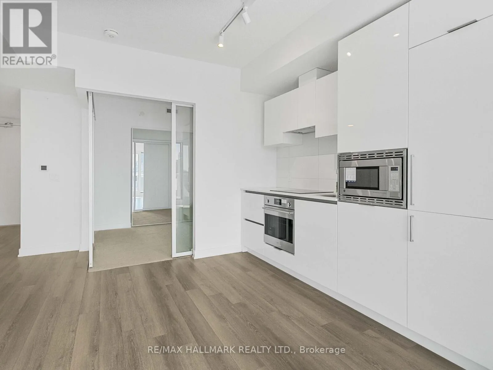 3217 - 230 SIMCOE STREET