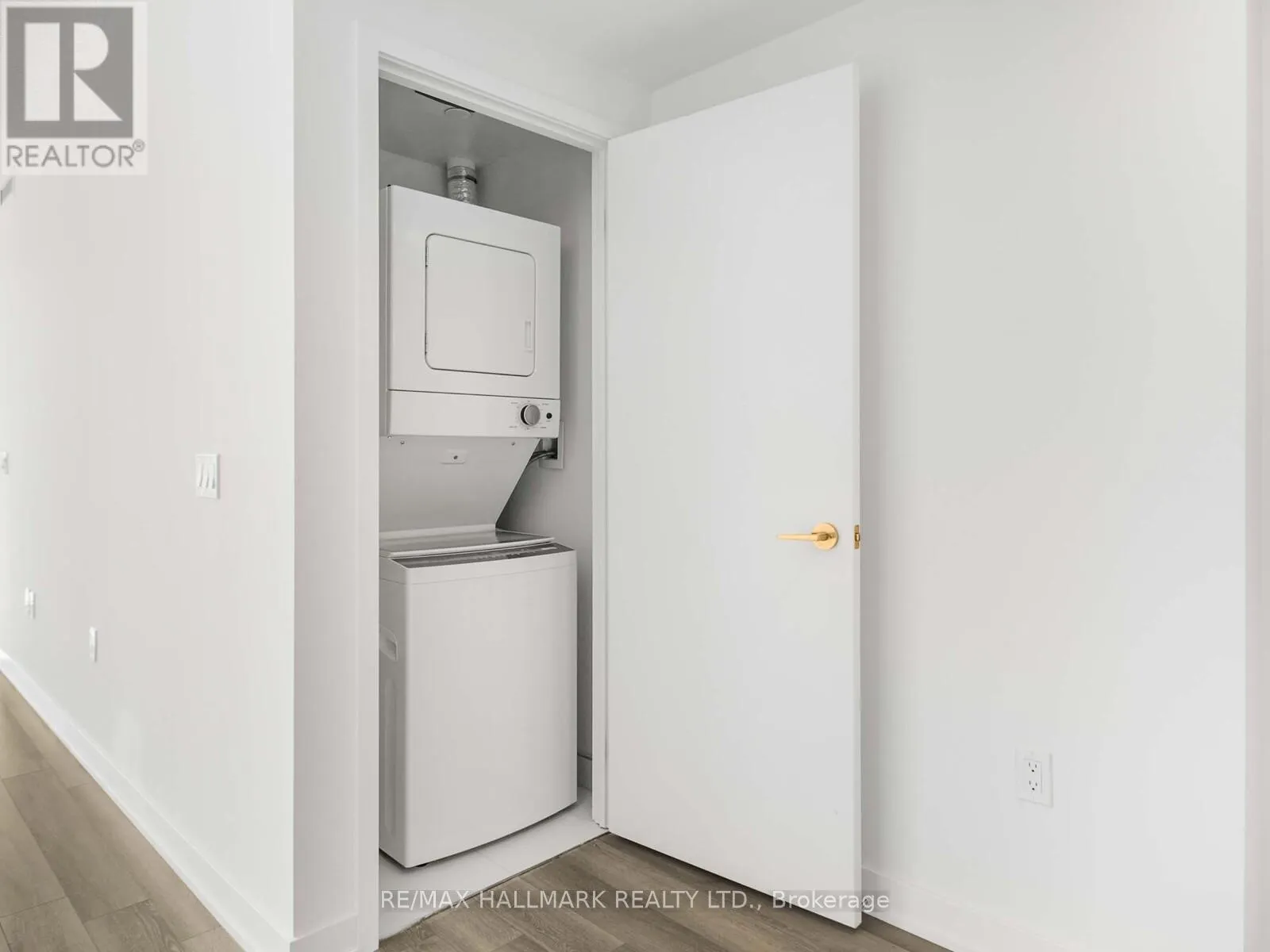 3217 - 230 SIMCOE STREET