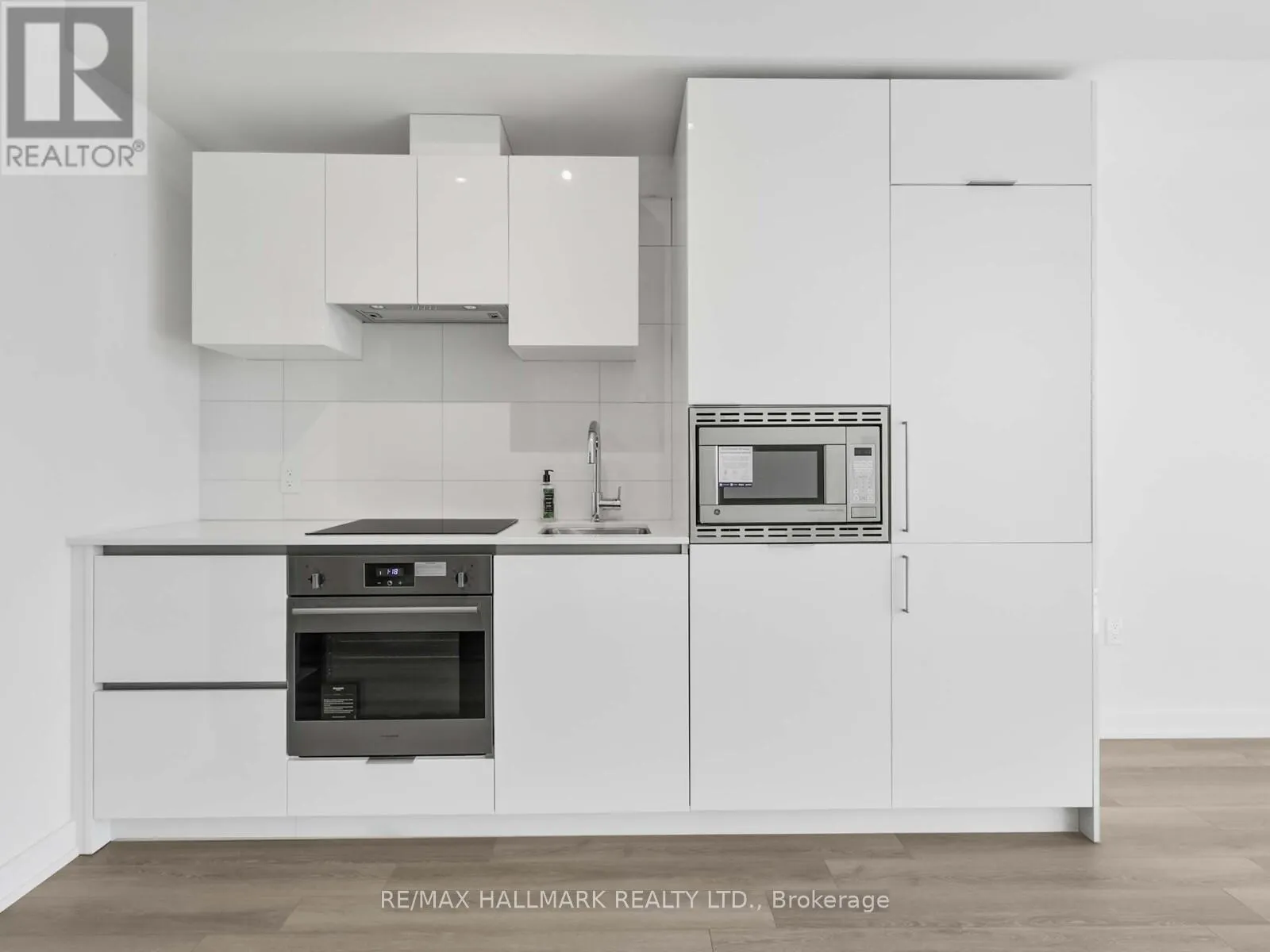 3217 - 230 SIMCOE STREET