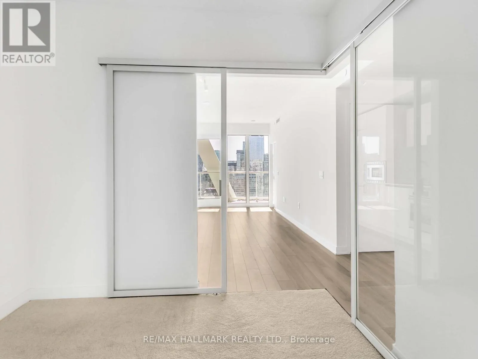 3217 - 230 SIMCOE STREET