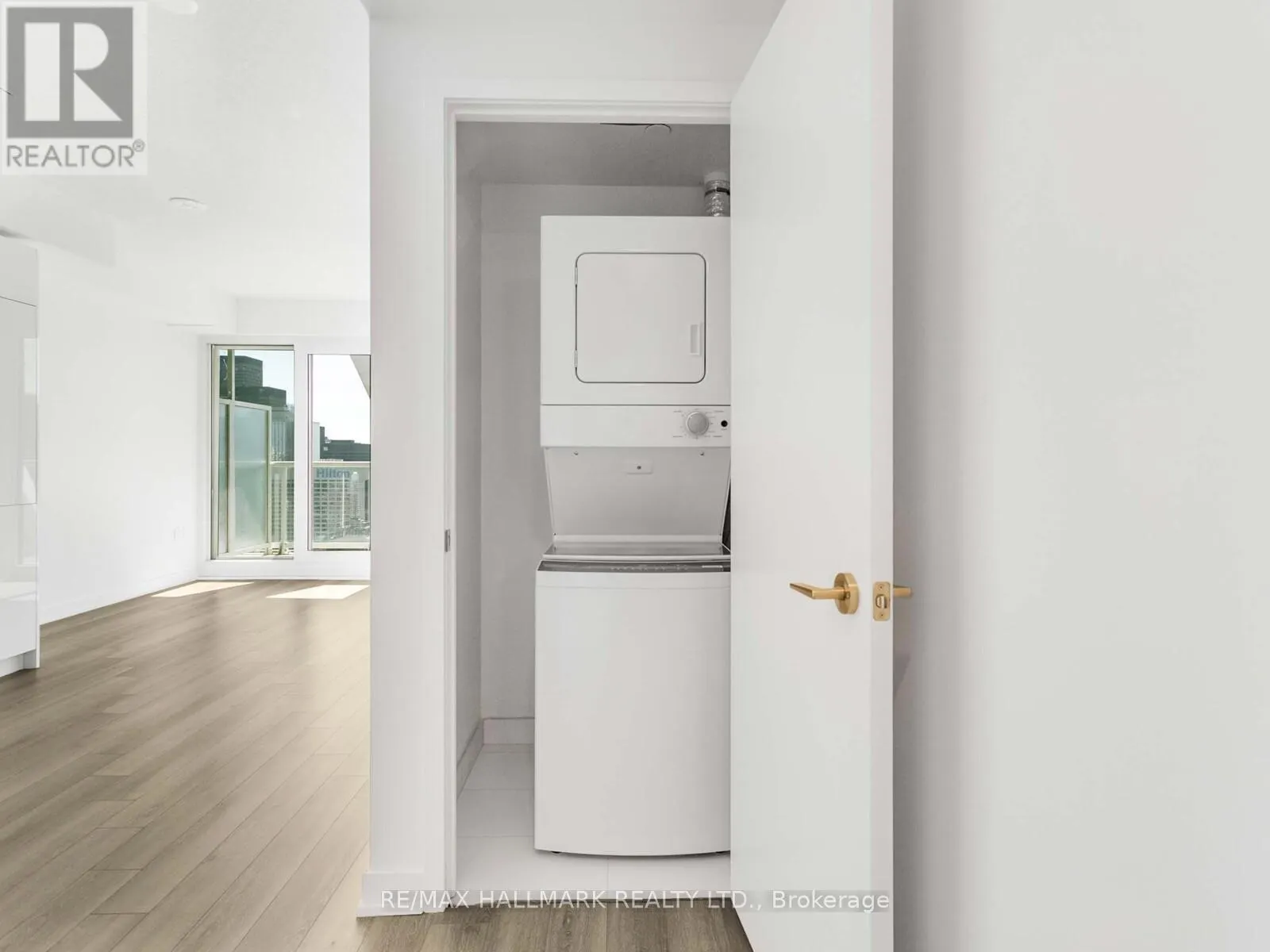 3217 - 230 SIMCOE STREET