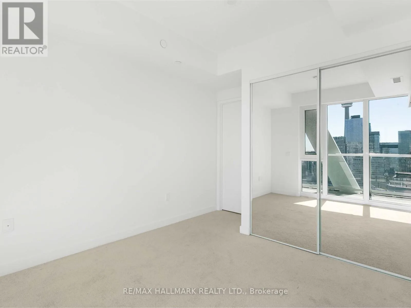 3217 - 230 SIMCOE STREET