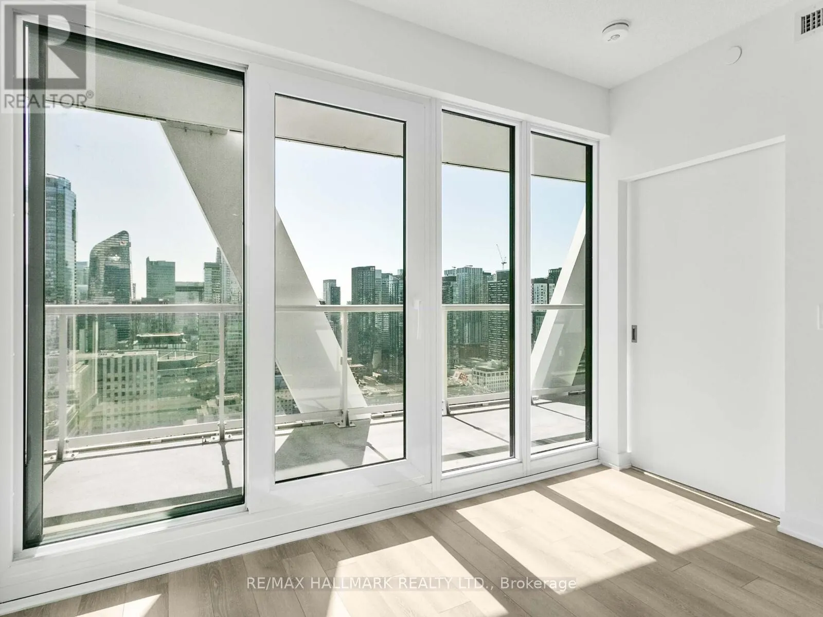 3217 - 230 SIMCOE STREET