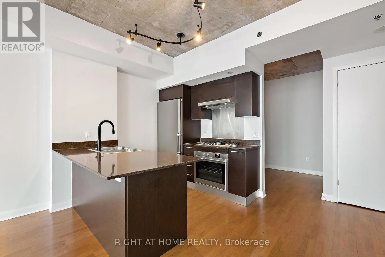 3106 - 375 KING STREET W