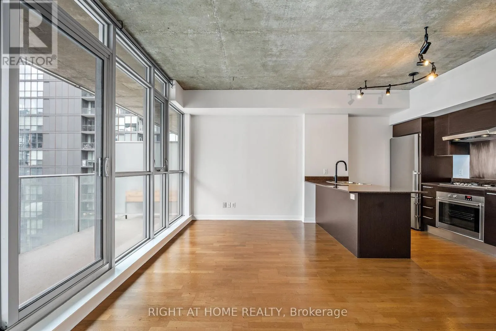 3106 - 375 KING STREET W
