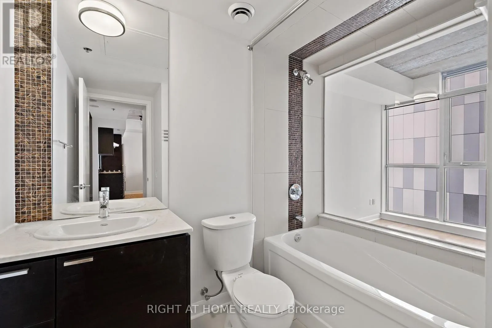 3106 - 375 KING STREET W