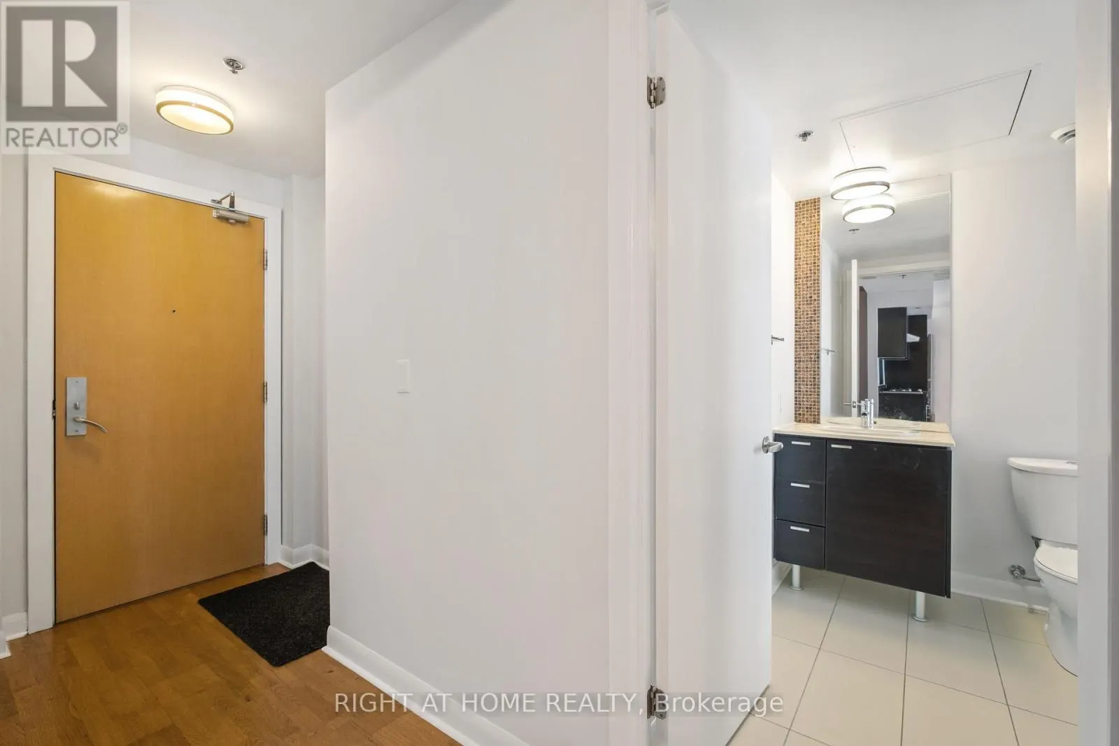 3106 - 375 KING STREET W