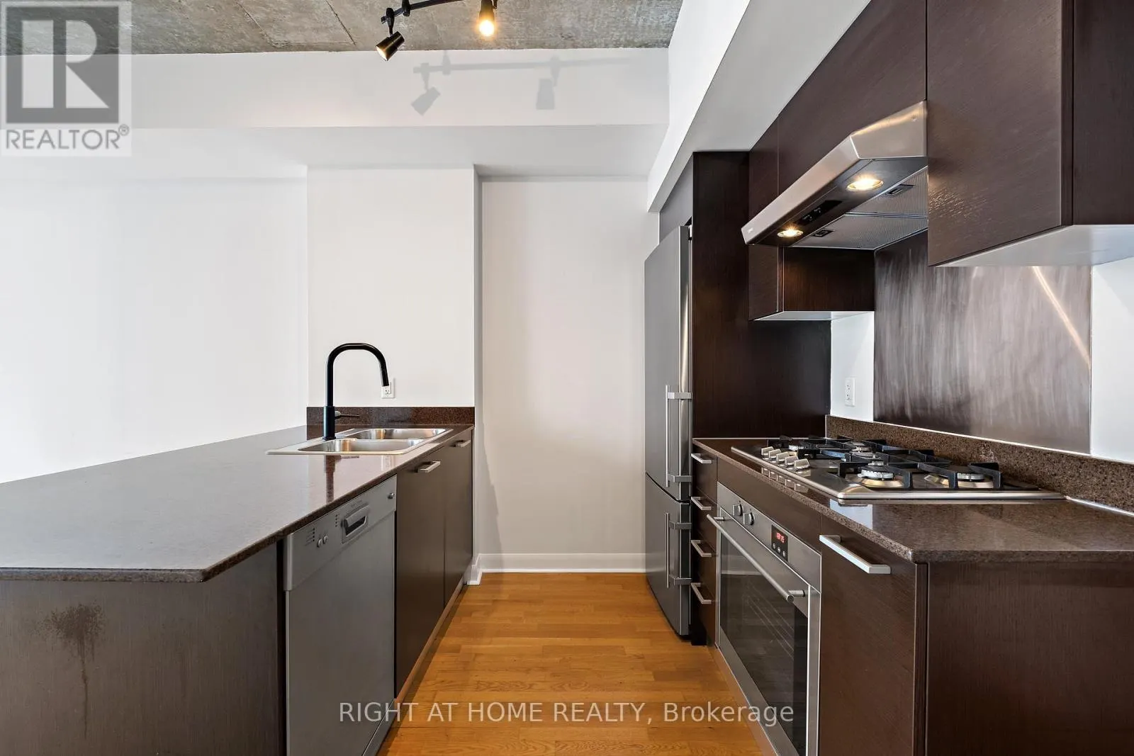 3106 - 375 KING STREET W