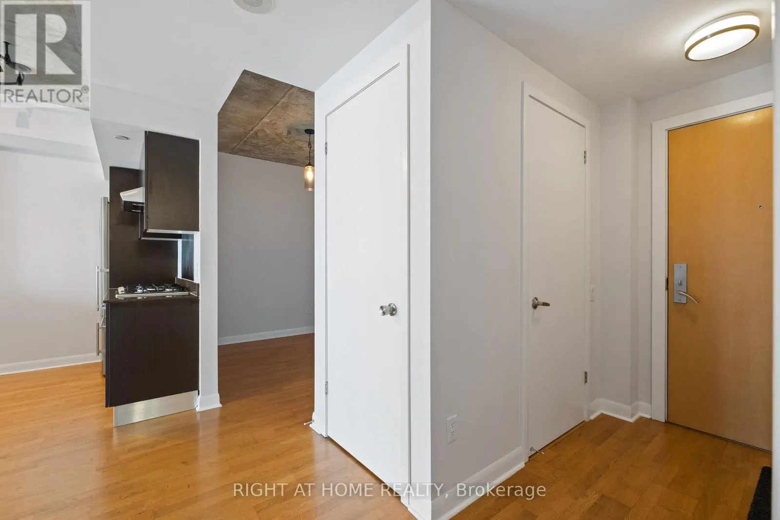 3106 - 375 KING STREET W