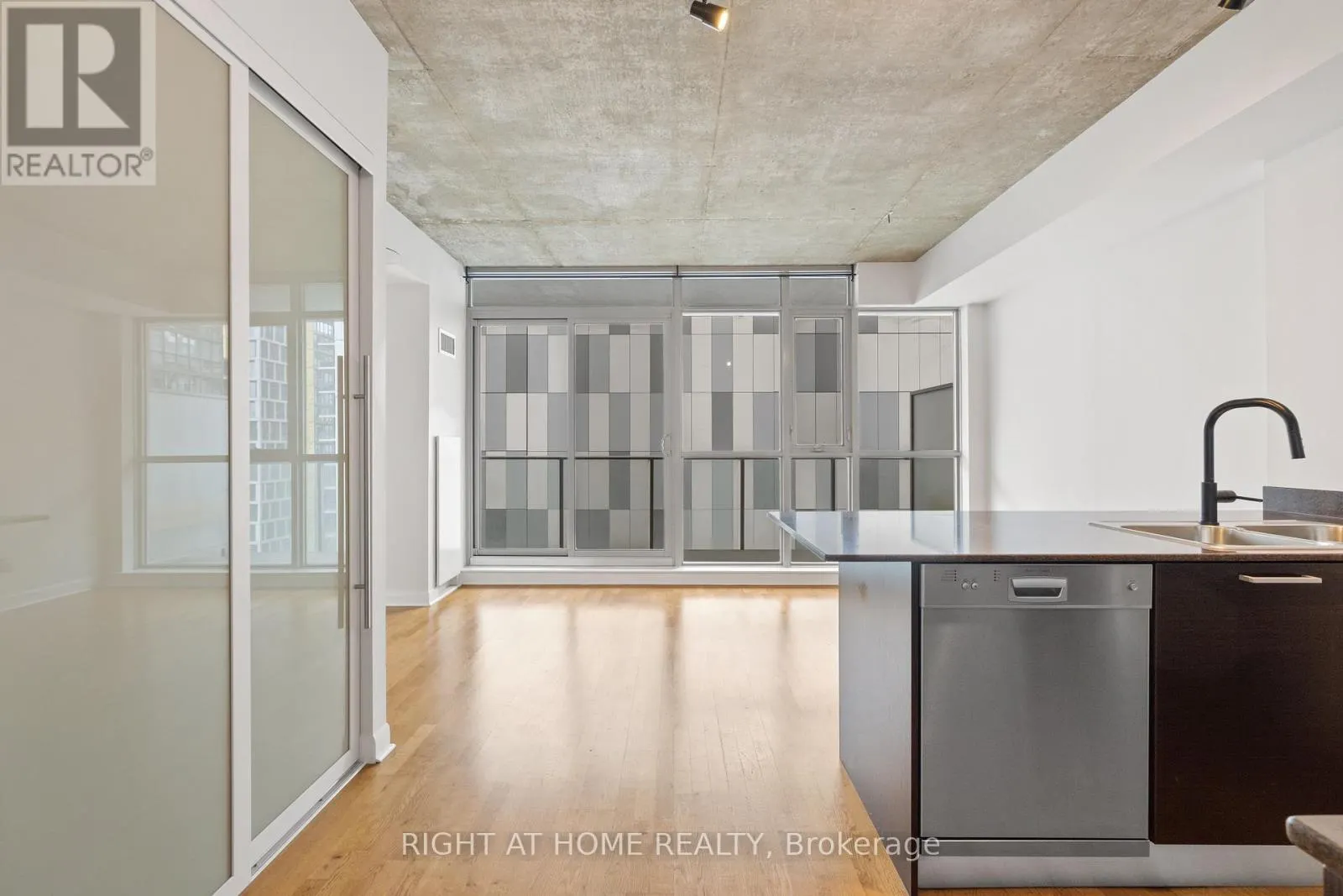 3106 - 375 KING STREET W