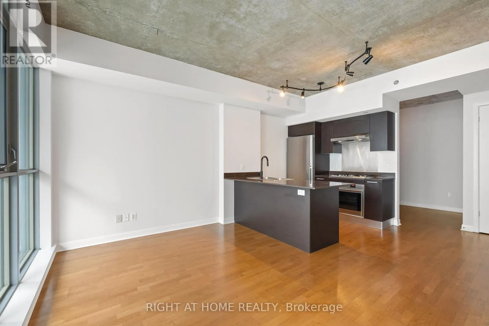 3106 - 375 KING STREET W