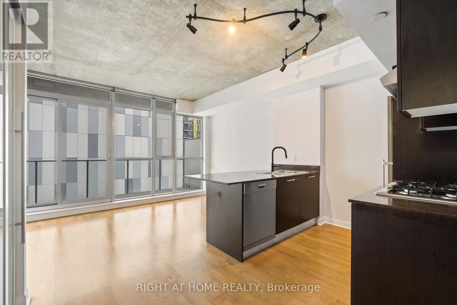 3106 - 375 KING STREET W