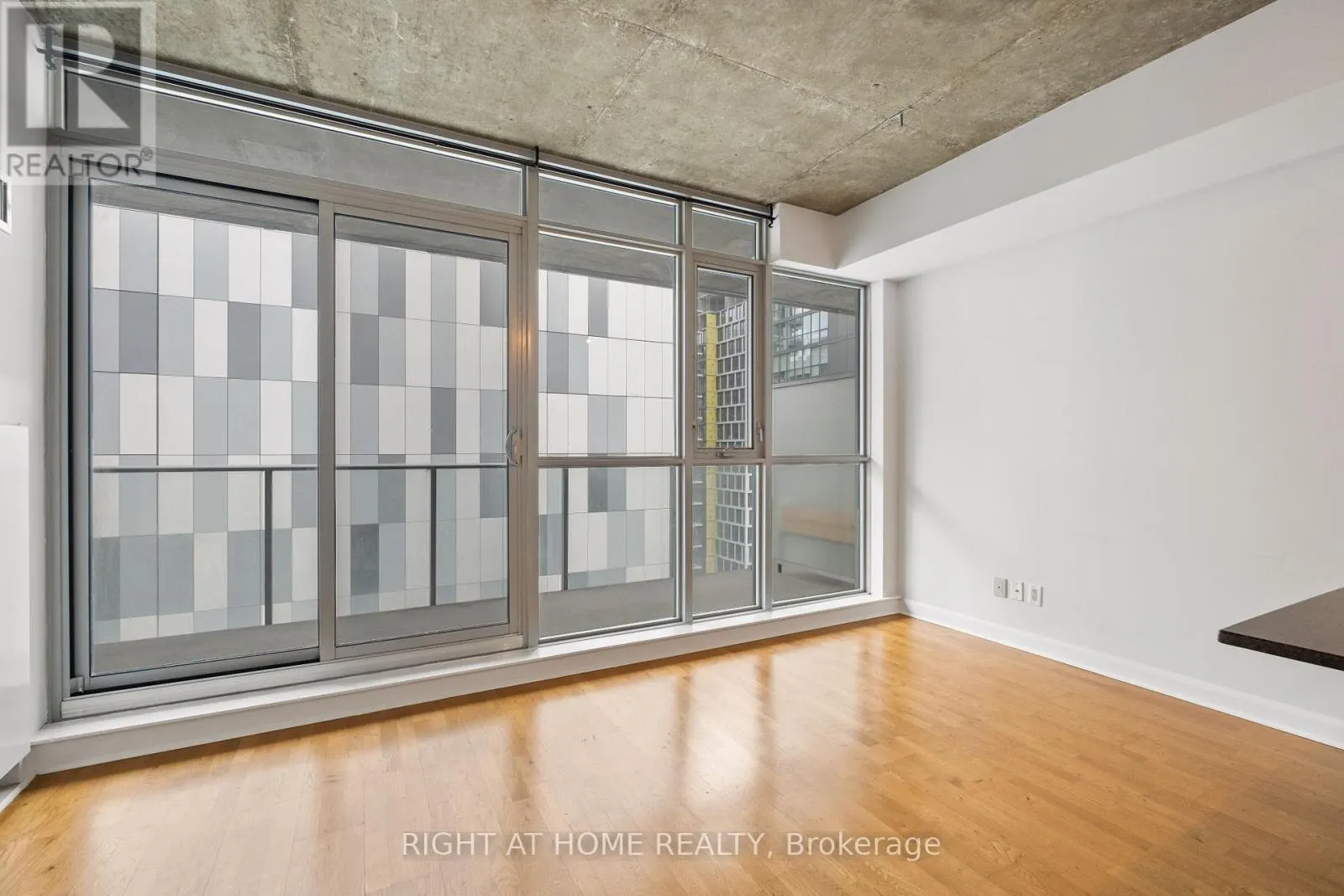 3106 - 375 KING STREET W