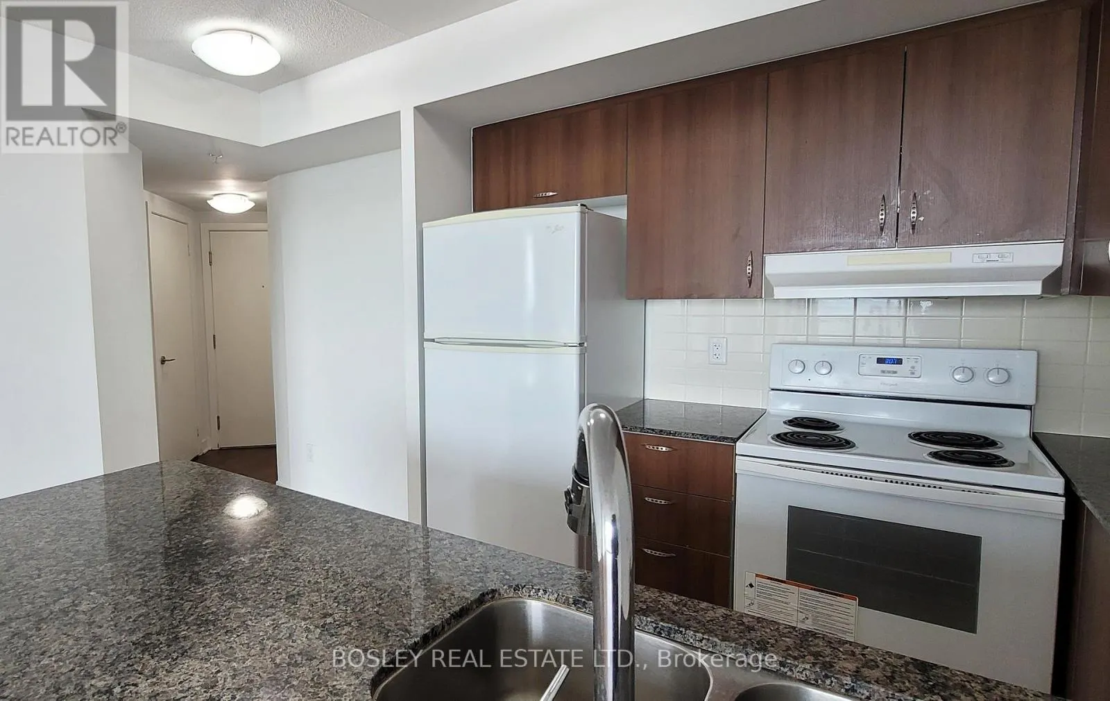 1302 - 5740 YONGE STREET