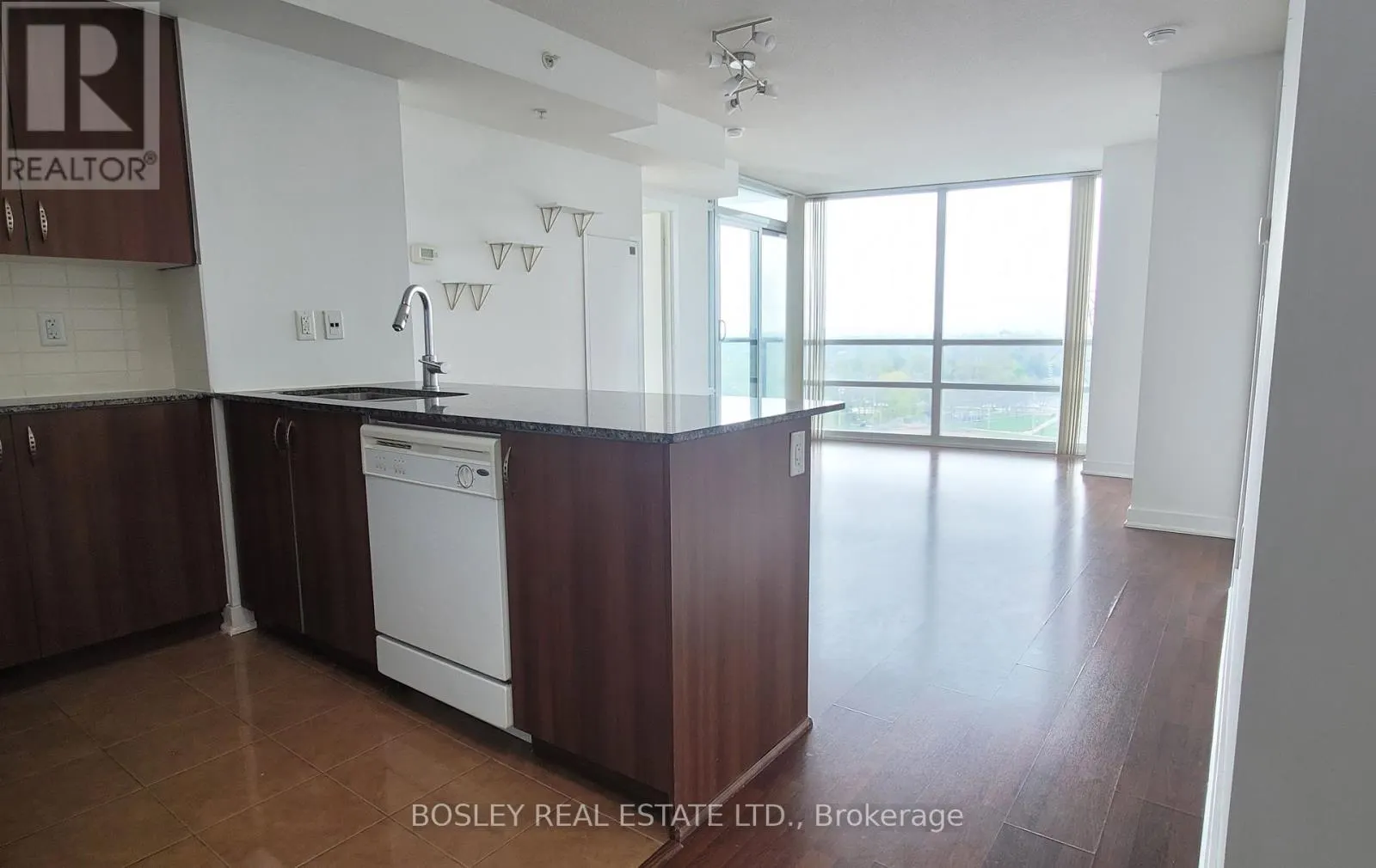 1302 - 5740 YONGE STREET
