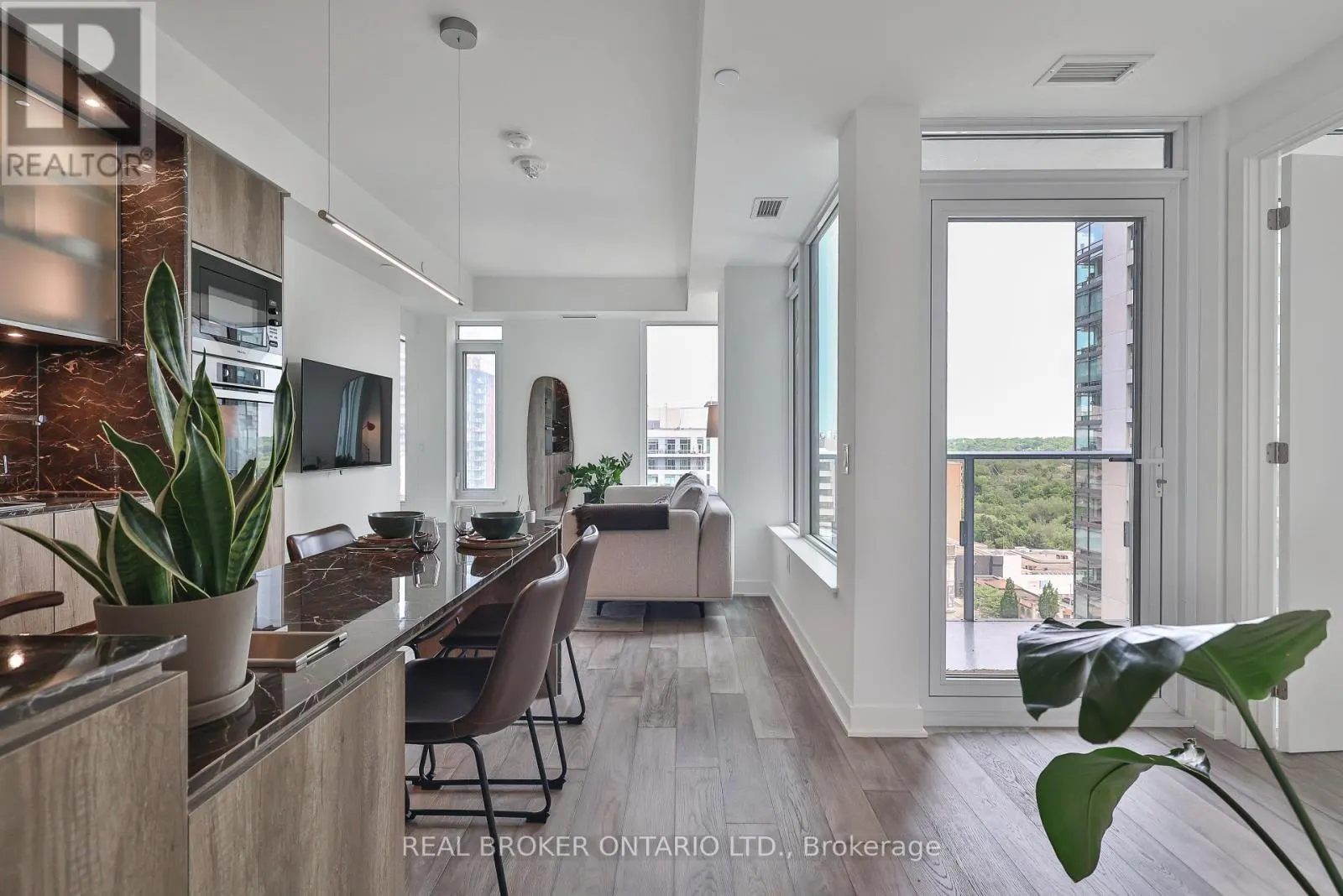 1205 - 11 YORKVILLE AVENUE