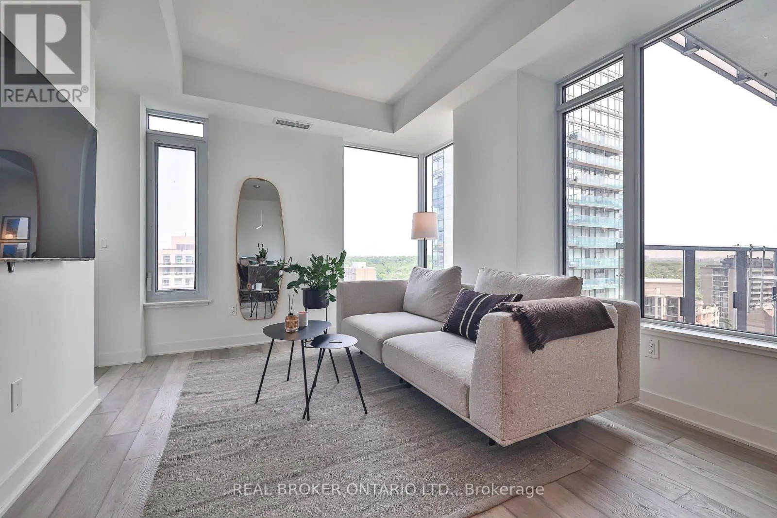 1205 - 11 YORKVILLE AVENUE