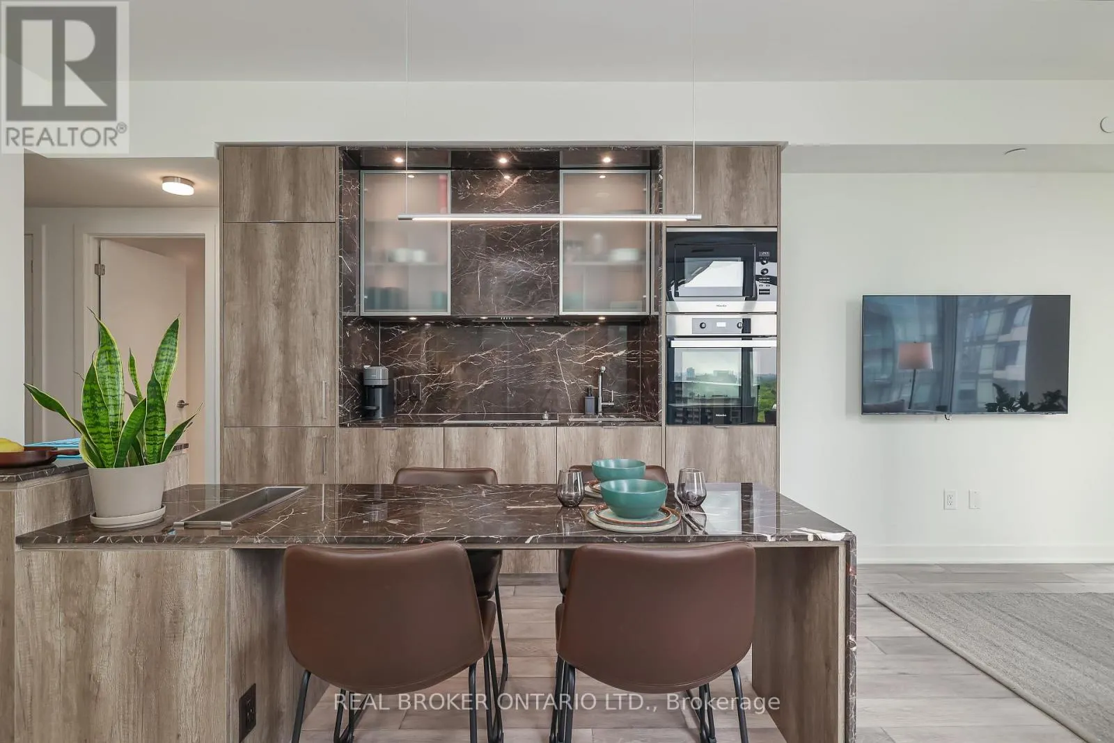 1205 - 11 YORKVILLE AVENUE