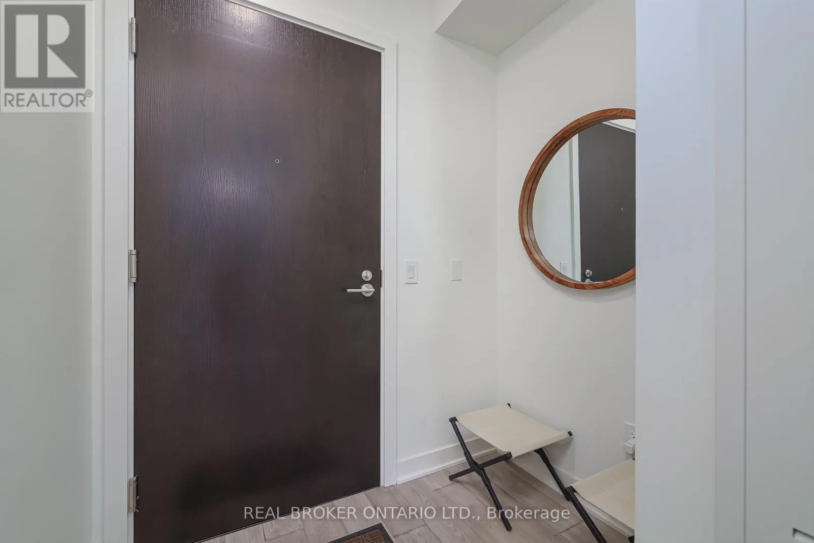 1205 - 11 YORKVILLE AVENUE